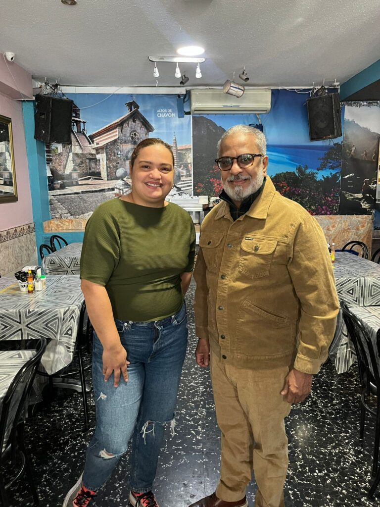 El Cónsul en Madrid visita los comercios dominicanos en Cuatro Caminos
