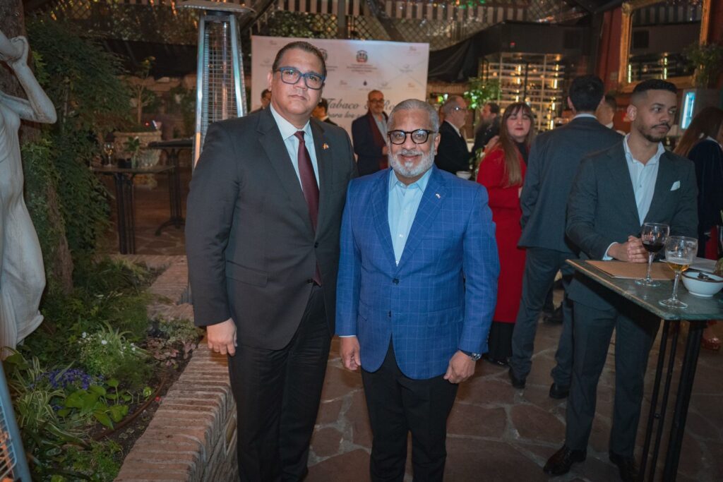 Embajada y Consulado dominicano en Madrid promueven el ron y el tabaco de RD - Jose Ernesto Marte Piantini - Ramón Burgos
